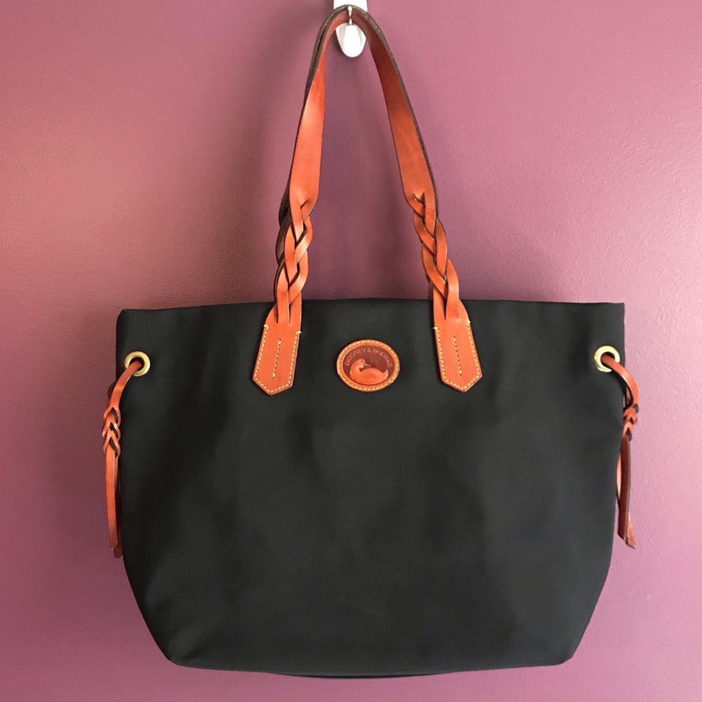 EUC Dooney & Bourke Black Tote